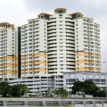 Luna Suites Mutiara Anggerik Shah Alam Exterior photo