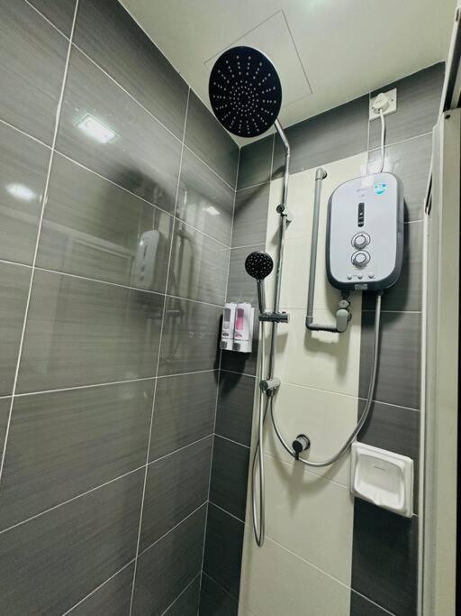 Luna Mutiara Anggerik Apartment