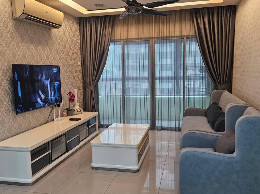 Apartment Luna Mutiara Anggerik *